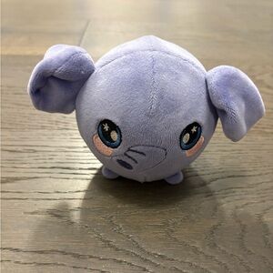 Squeezamils elephant kids squishy toy NWT retai $39USD